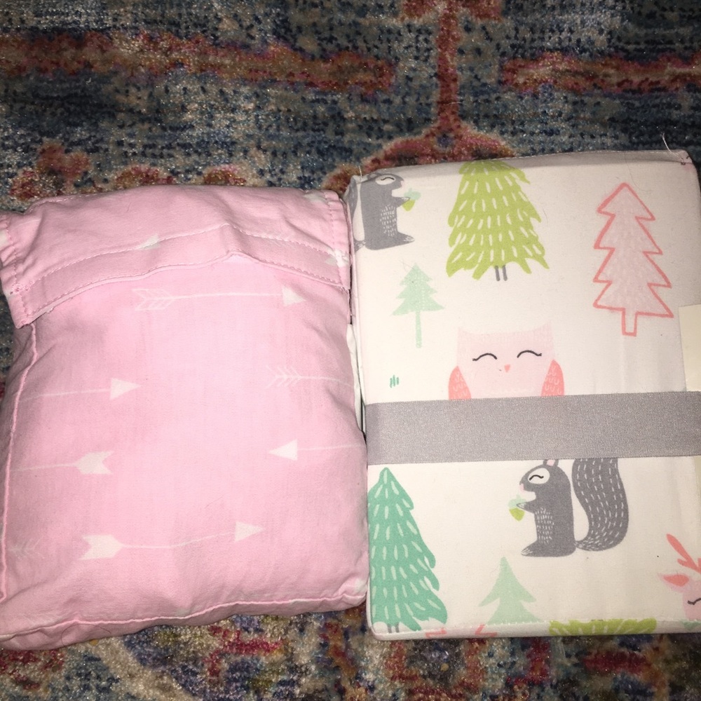 Fitted crib sheet